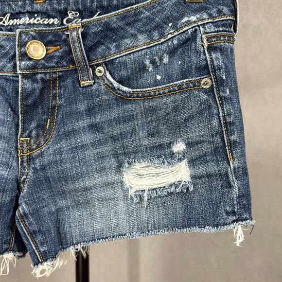 AEO Denim Distressed Cut-Off Shorties / Shorts | Size 4 - Picture 4 of 7